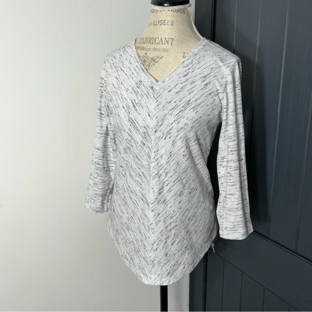 Karen Scott Heathered White 3/4 Length Top